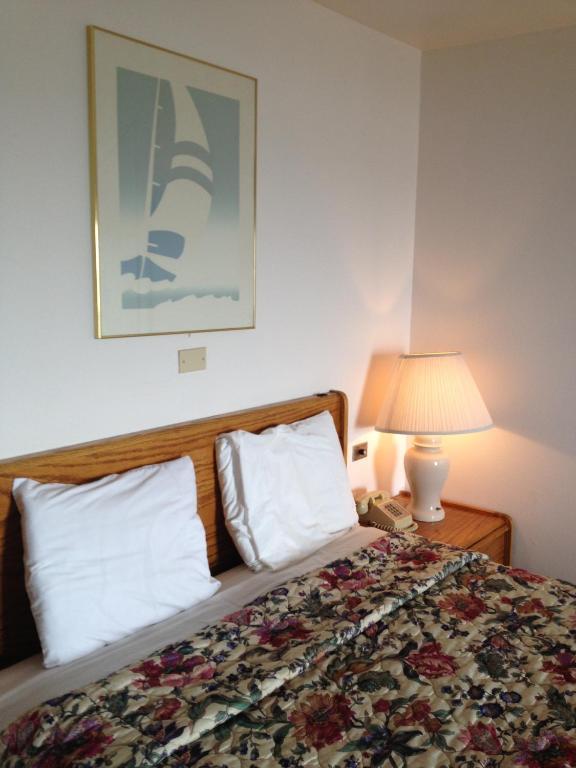 לינקולן סיטי Cozy Cove Beachfront Resort Inn חדר תמונה