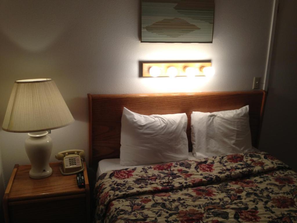 לינקולן סיטי Cozy Cove Beachfront Resort Inn חדר תמונה