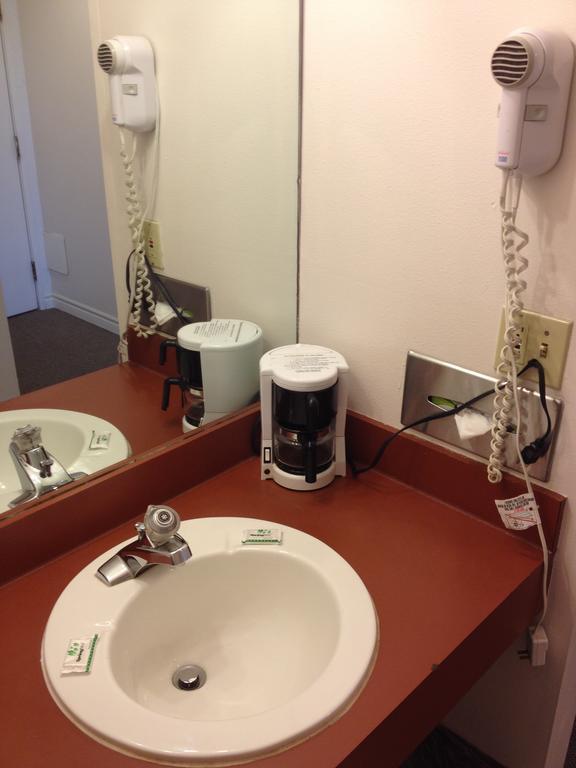 לינקולן סיטי Cozy Cove Beachfront Resort Inn מראה חיצוני תמונה