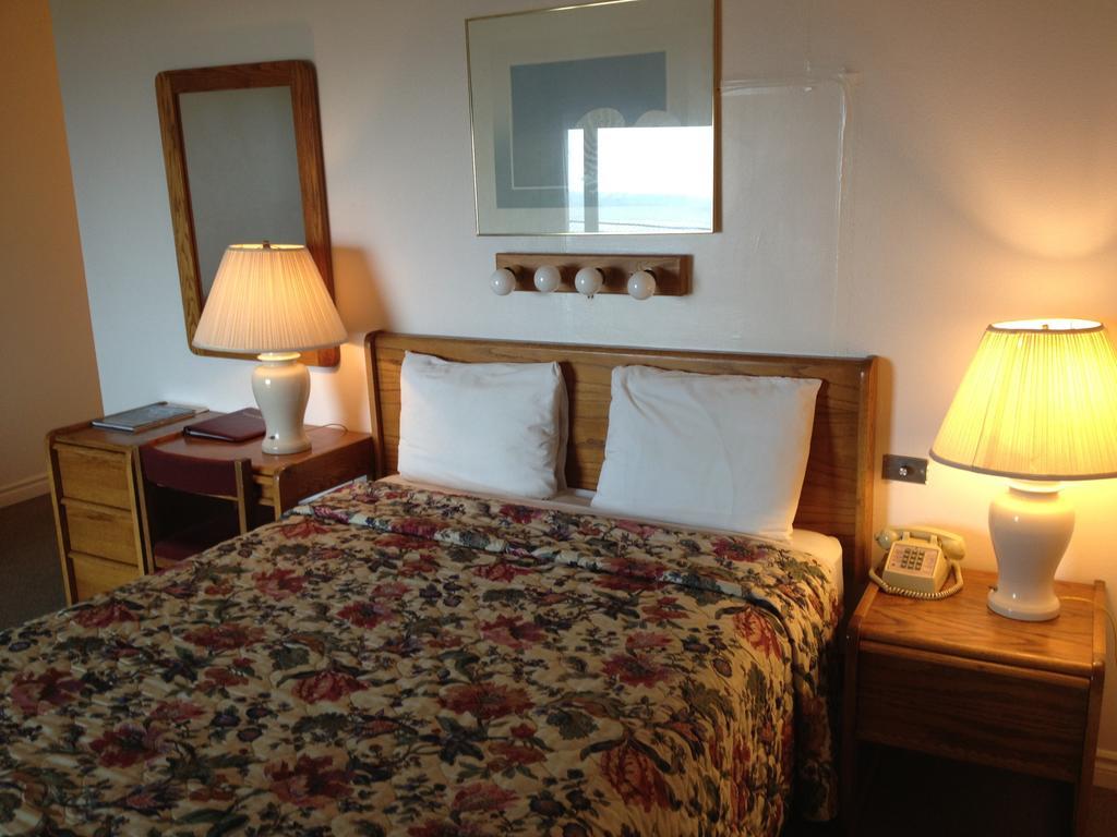 לינקולן סיטי Cozy Cove Beachfront Resort Inn מראה חיצוני תמונה